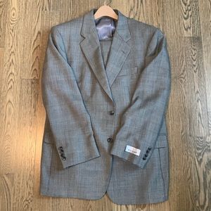 New with tags Bill Blass suit